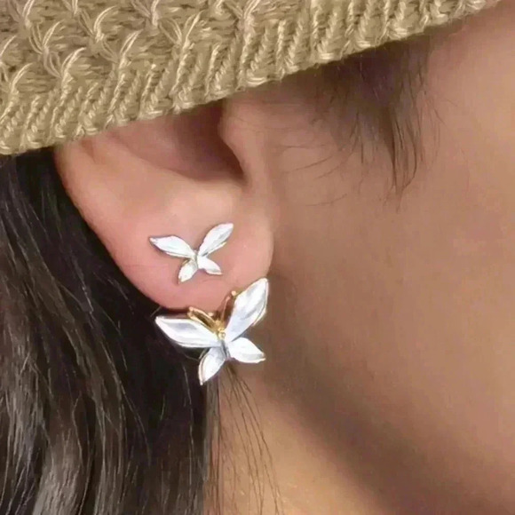 🆕️Versatile Butterfly Stud Earrings 🦋 | Dual-Wear Design for Elegant Look ✨ - Picture 4 of 14